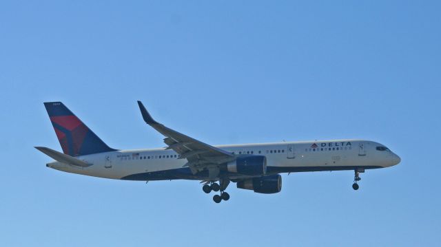 Boeing 757-200 (N548US)