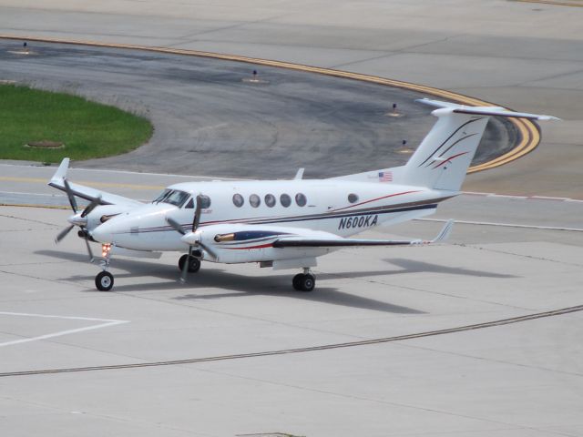 Beechcraft Super King Air 300 (N600KA) - TREND AVIATION LLC Taxiing in to Landmark Aviation - 6/16/12
