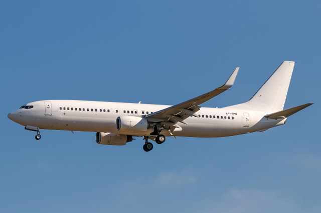 Boeing 737-700 (LY-SPU)