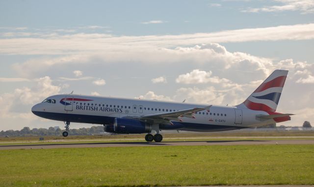 Airbus A320 (G-GATU) - Britisch Airways A320-232 cn3089 take off RWY36L 25-09-2022