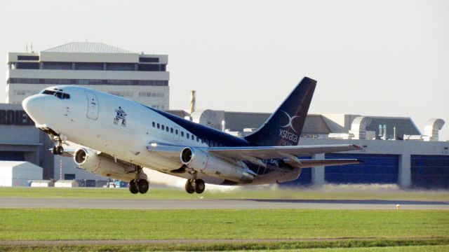 Boeing 737-200 (C-FFAL)