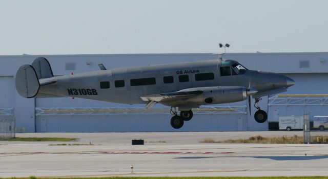 Short Skyvan (N310GB) - Beech C-45H Expeditor