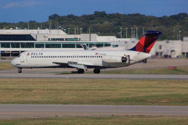 McDonnell Douglas DC-9-40 (N769NC)