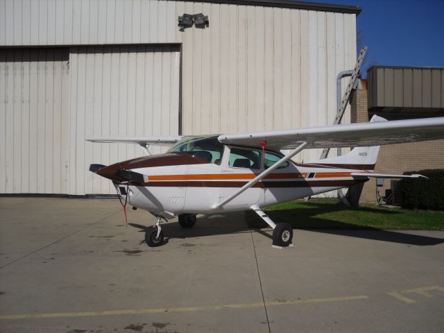 Cessna Skylane (N4927N)