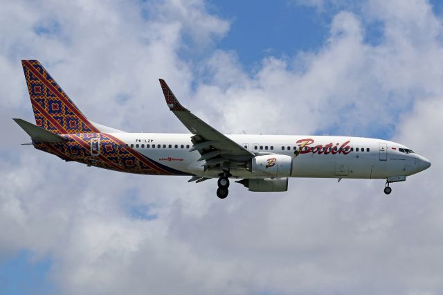 Boeing 737-800 (PK-LZP)