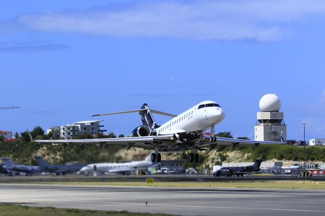 PR-DYB — - PR-DYB departing St Maarten