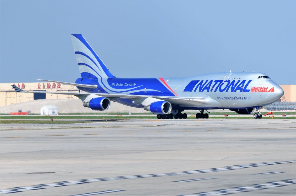 Boeing 747-400 (N919CA)