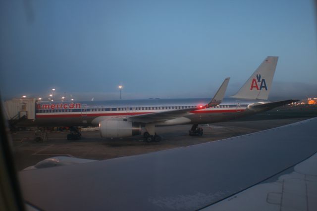 Boeing 757-200 (N692AA)