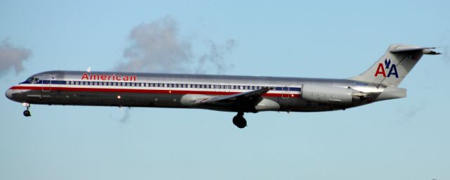 N9626F — - On Final 30L