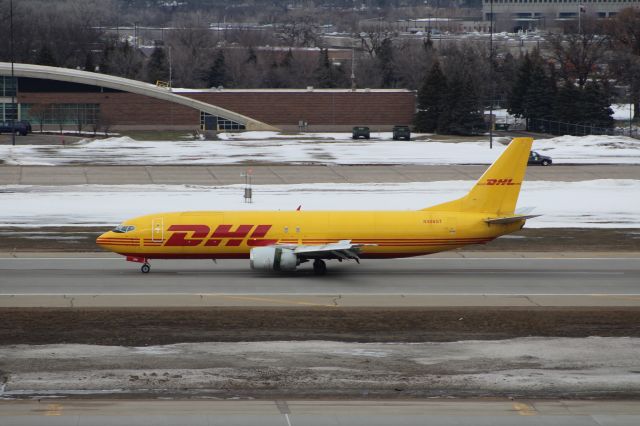 BOEING 737-400 (N306GT)