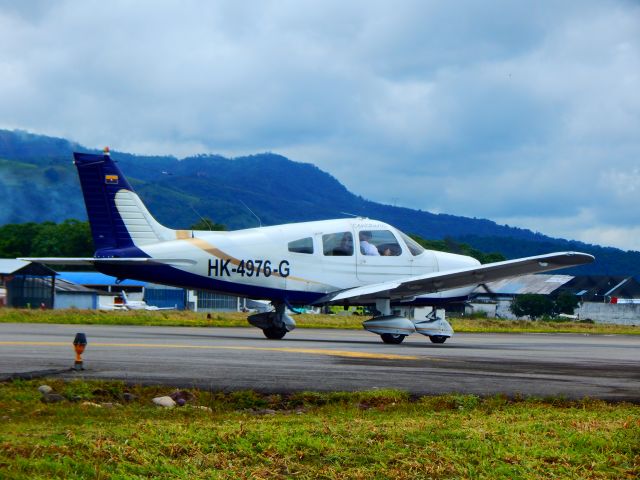 Piper Cherokee (HK-4976G)