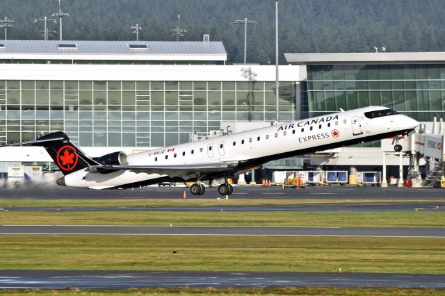 Canadair Regional Jet CRJ-900 (C-GOJZ)