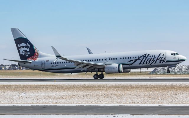 Boeing 737-800 (N535AS)