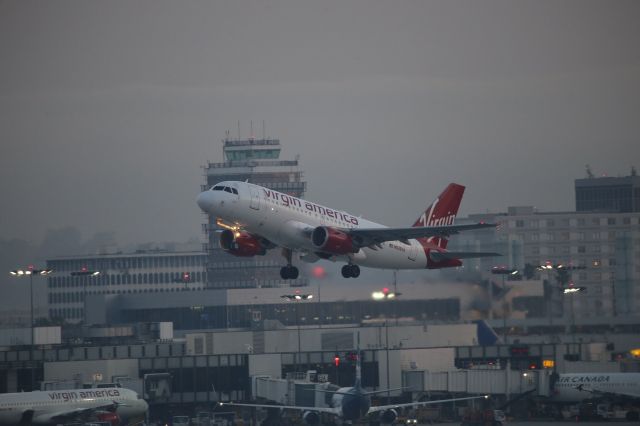 Airbus A319 (N526VA)