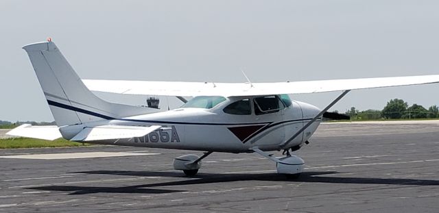 Cessna Skylane (N165A)