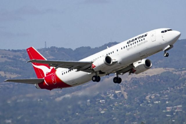 BOEING 737-400 (VH-TJZ) - Getting airborne off runway 23 and heading to an interstate destination, on the last day of the Australian summer. Thursday 28th February 2013.