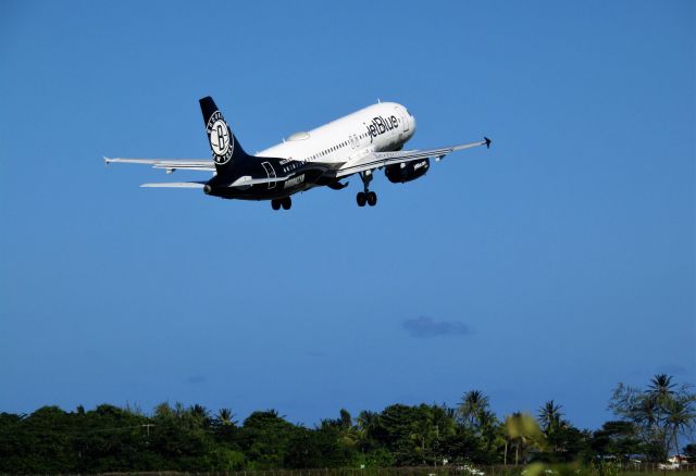 Airbus A320 (N633JB)