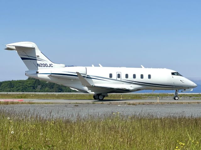 Canadair Challenger 350 (N200JC) - COL200 taxiing at SIT, arrived from OSH.