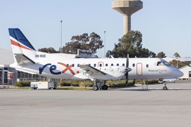 Saab 340 (VH-RXE) - Regional Express Airlines (VH-RXE) Saab 340B parked at bay 1 at Wagga Wagga Airport.