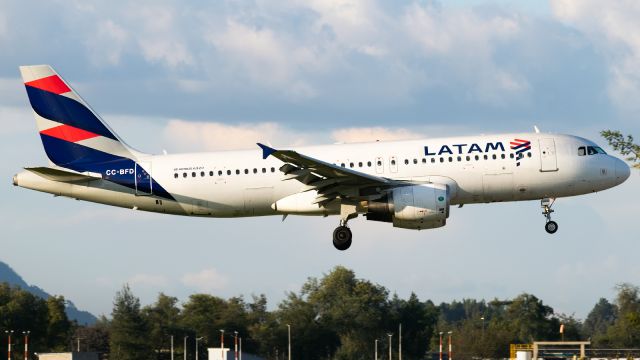 Airbus A320 (CC-BFD)