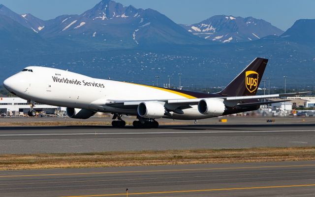 BOEING 747-8 (N629UP)
