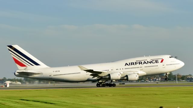 Boeing 747-400 (F-GEXB) - Lifting off from Rwy 24R for the daily return to Paris CDG.