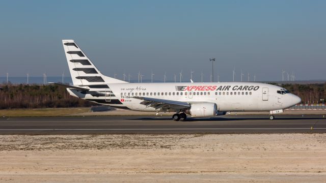 Boeing 737-700 (TS-ICA)