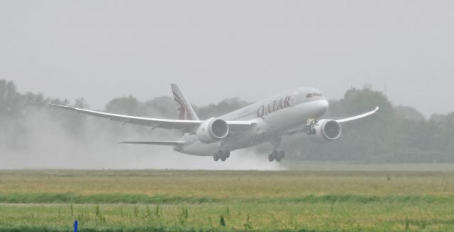 N10187 — - qatar departing shannon for everett