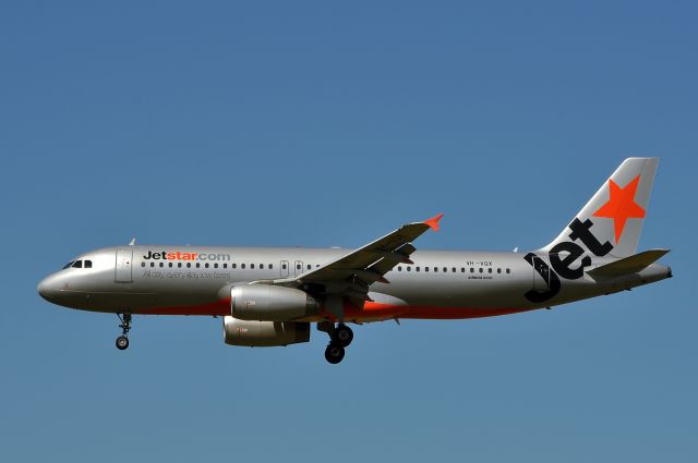 Airbus A320 (VH-VQX)