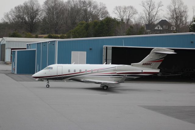 Bombardier Challenger 300 (N88RC)