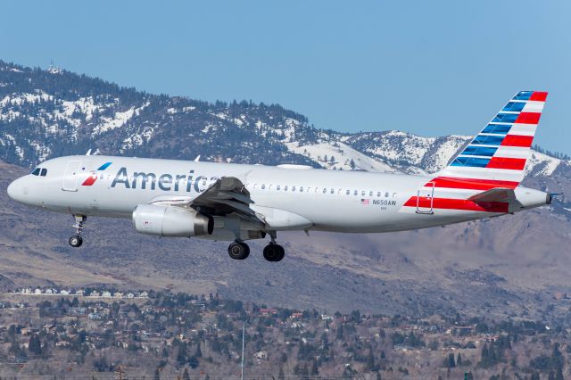 Airbus A320 (N650AW) - Arriving 16L from Phoenix