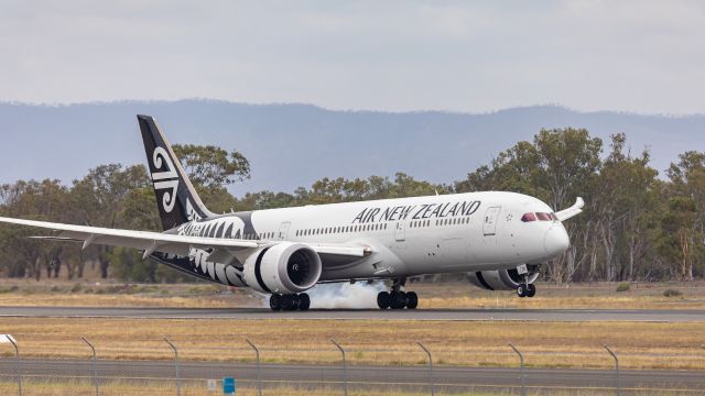 Boeing 787-9 Dreamliner (ZK-NZH)