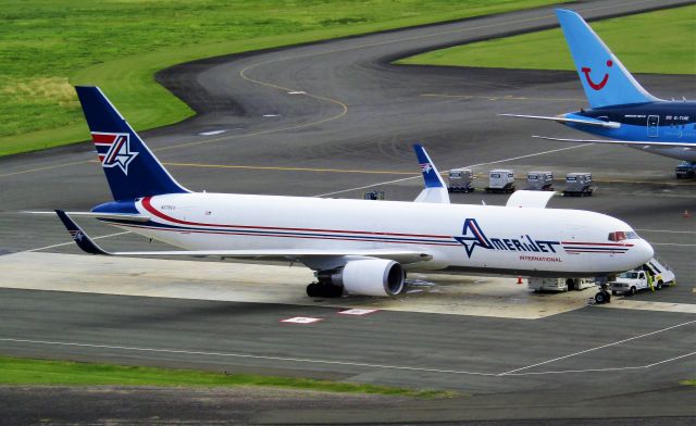 BOEING 767-300 (N378CX)