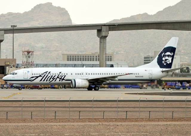 Boeing 737-900 (N303AS)