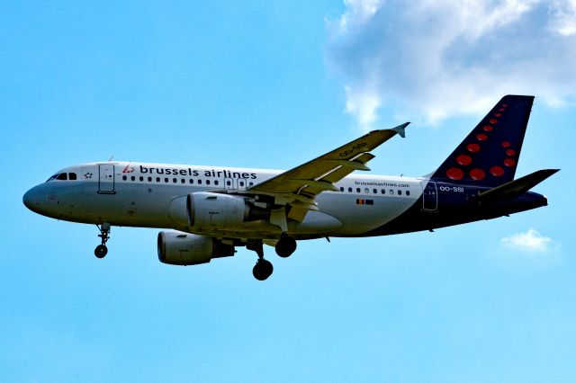 Airbus A319 (OO-SSI)