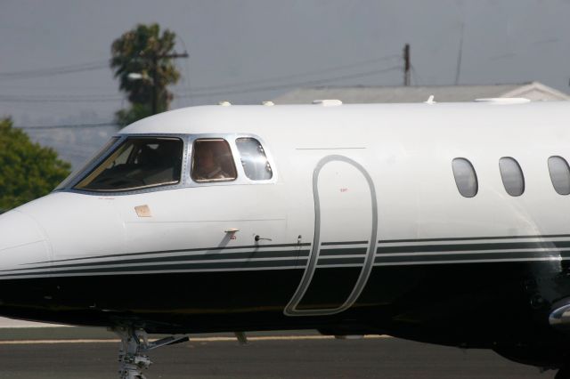 Hawker 800 (N482MG)