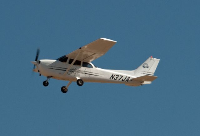 Cessna Cutlass RG (N37JA) - Right base to 09 at Carson City