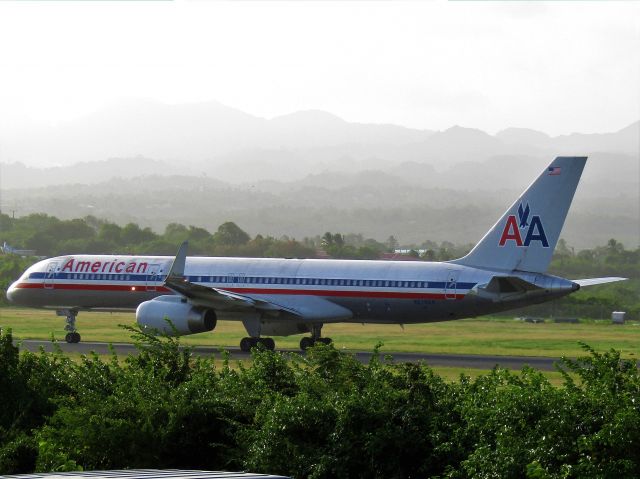 Boeing 757-200 (N676AN)