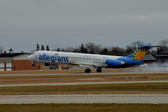 McDonnell Douglas MD-83 (N406NV)