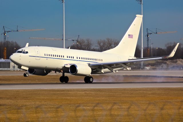Boeing 737-700 (N20202)