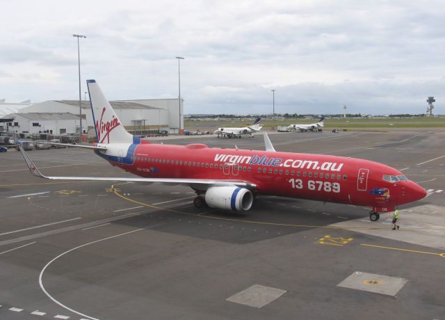 Boeing 737-700 (VH-VOB) - This aircraft show the old livery when the airline was known as Virgin Blue, today Virgin Australia.br /Photo: 28.02.2008