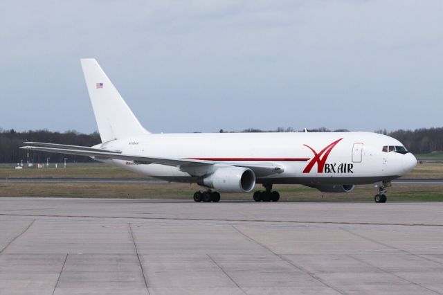 BOEING 767-200 (N749AX) - Arriving at Bradley from CVG as I wait for EI130 to DUB.