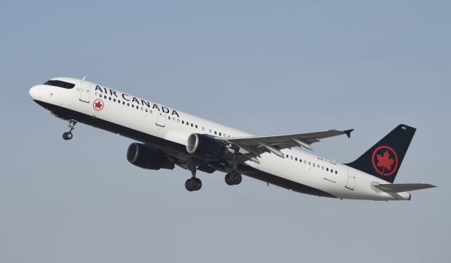 Airbus A321 (C-GIUB) - Departing LAX