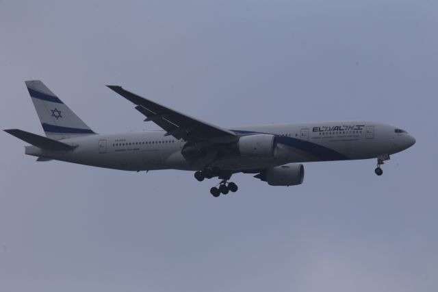 Boeing 777-200 (4X-ECB)