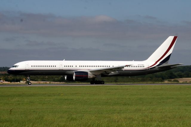 Boeing 757-200 (N757MA)