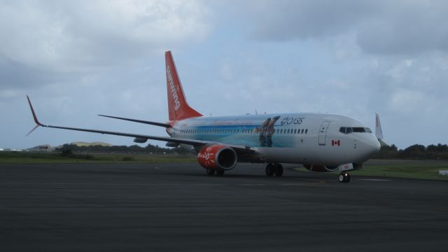 Boeing 737-700 (C-GOWG)
