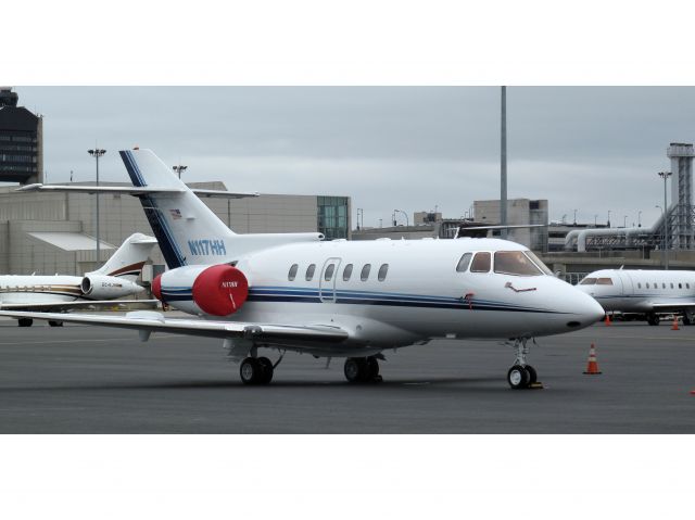 Hawker 800 (N117HH)