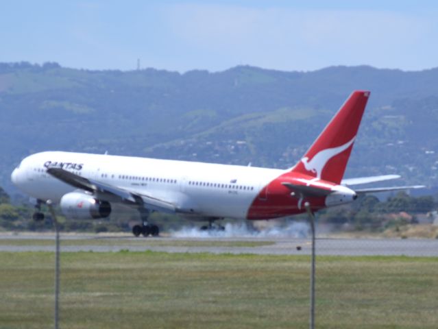 VH-ZXC — - A "hot" landing on runway 05.