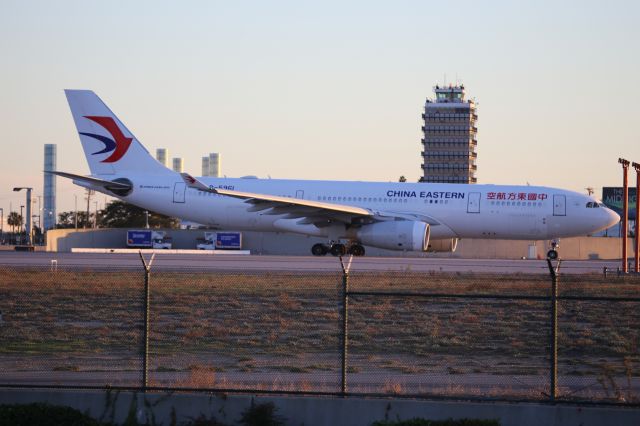 Airbus A330-200 (B-5961)