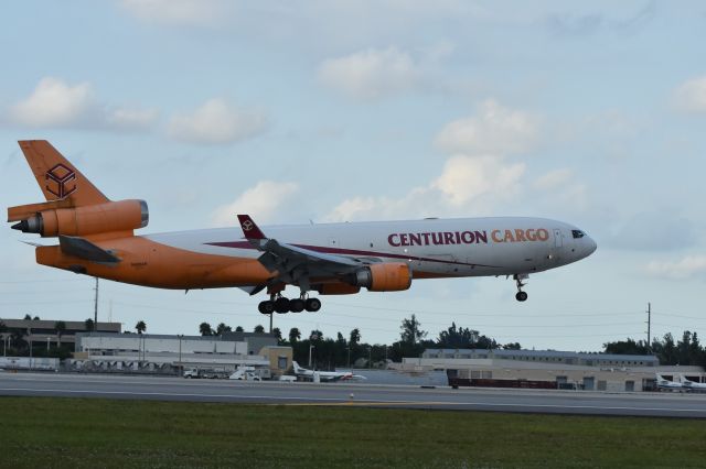 Boeing MD-11 (N986AR)